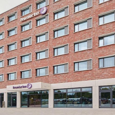 Premier Inn Karlsruhe City Am Wasserturm Esterno foto