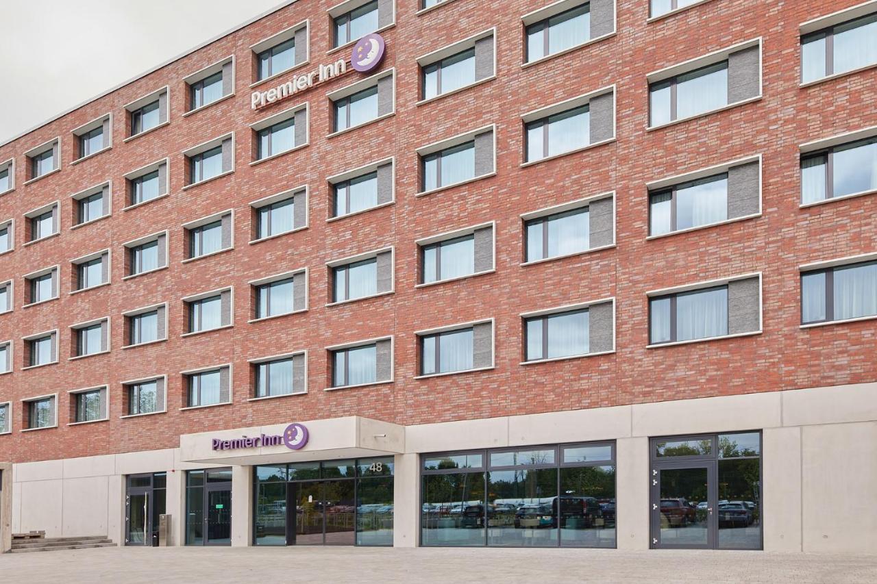 Premier Inn Karlsruhe City Am Wasserturm Esterno foto